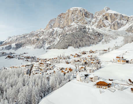 ski_resort_Colfosco_Italy
